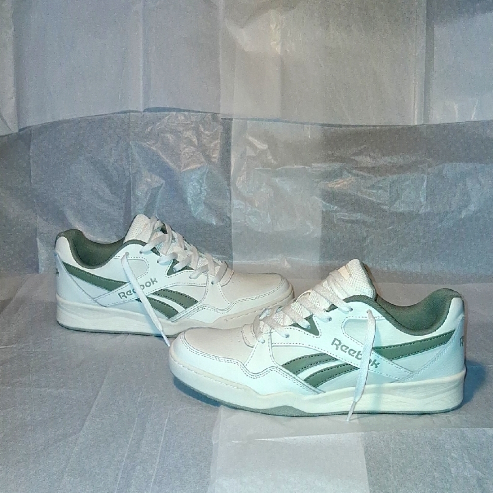 Reebok White and Green Women's Sneakers